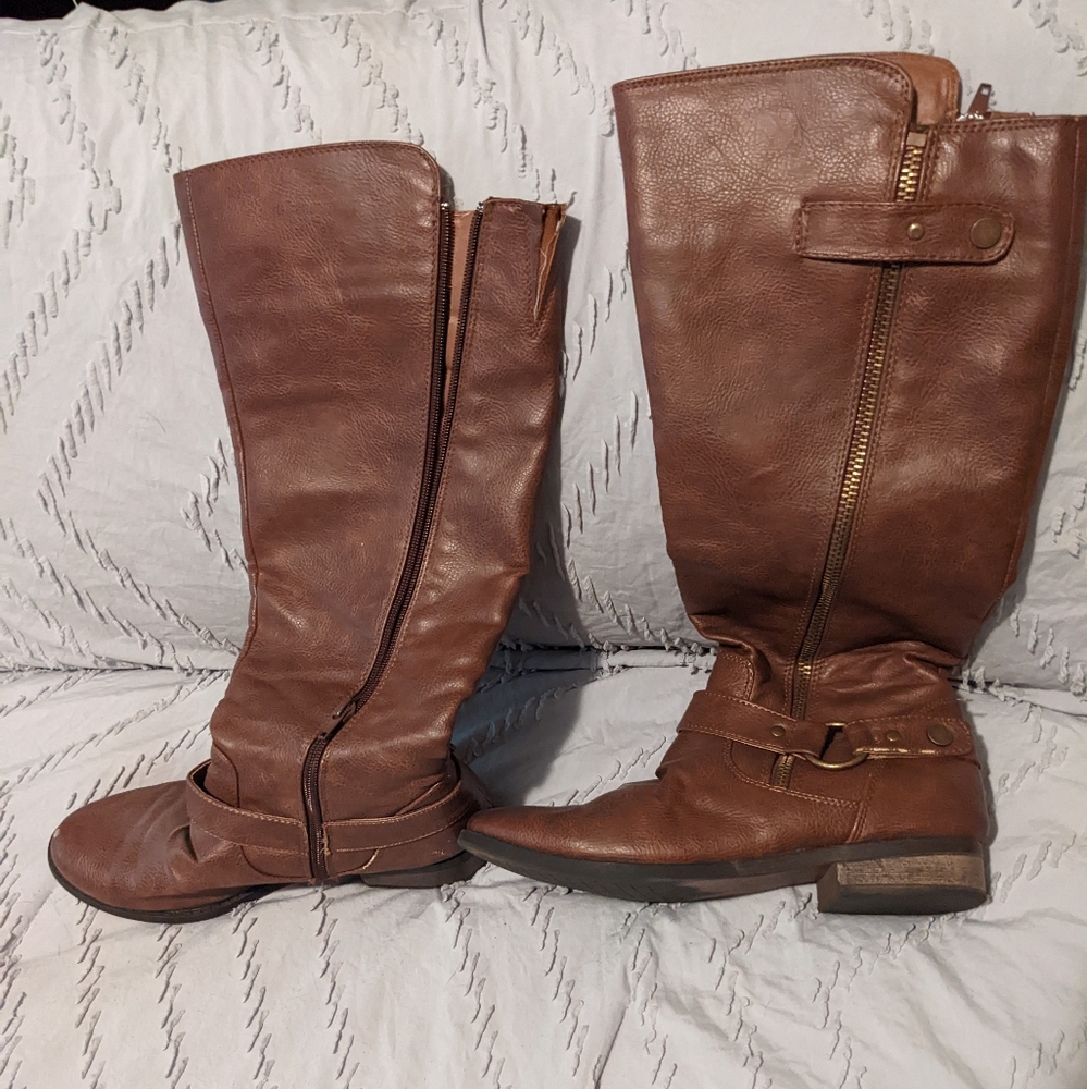 Women's Boots Size 8M. Brown. IVERLEE Brand.